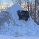 Image for article titled Nobody Knows Why This Jeep Grand Cherokee Is Stuck In A Huge Snow Mound But I Have An Idea (UPDATE)